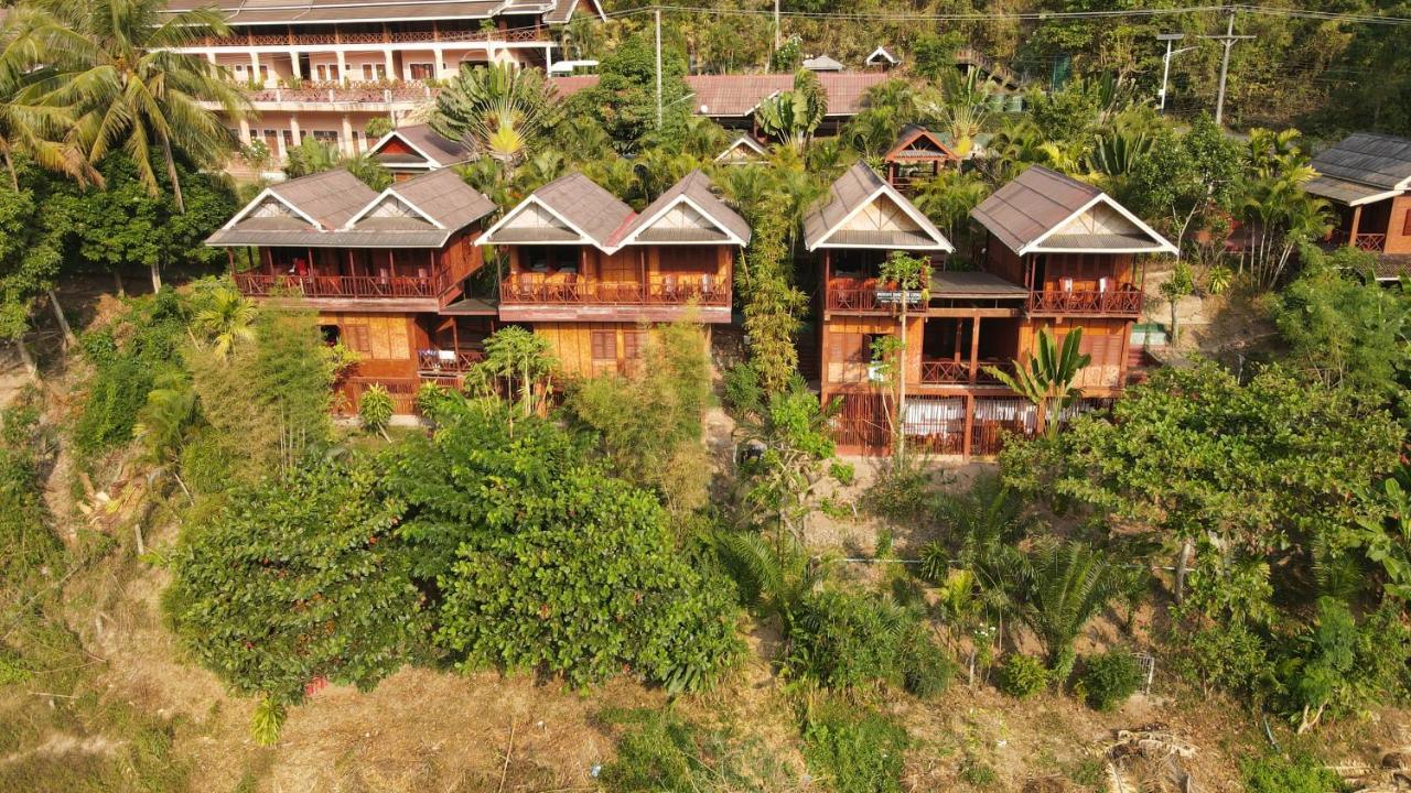 Mekong Riverside Lodge Muang Pakbèng Exterior foto