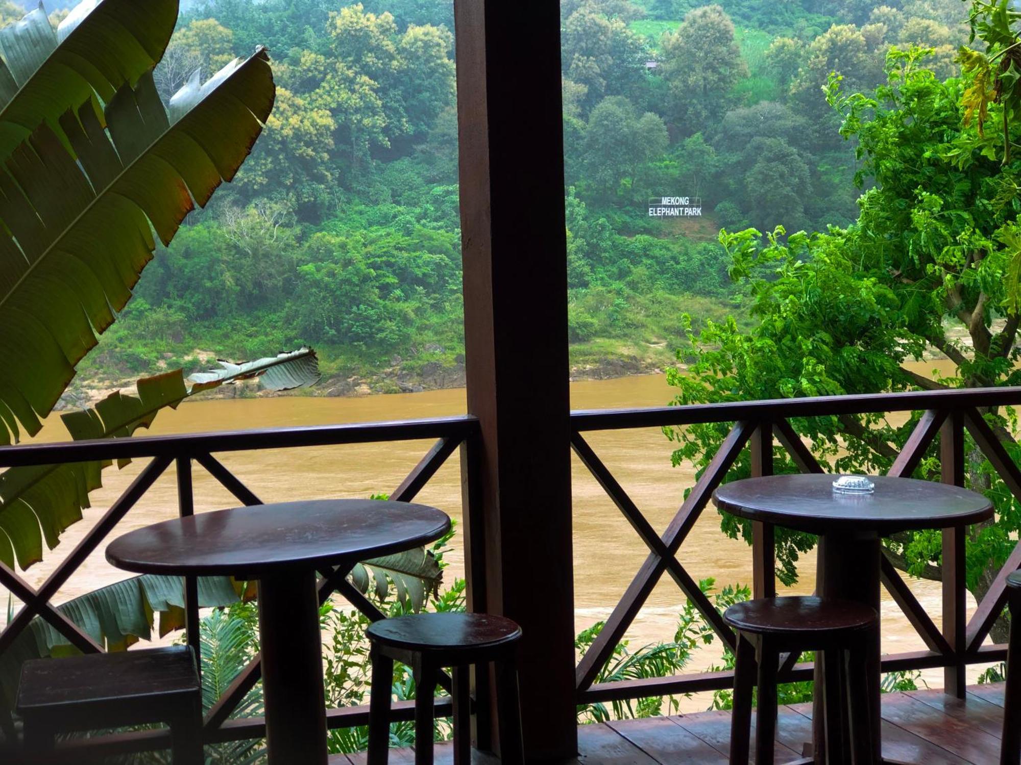 Mekong Riverside Lodge Muang Pakbèng Exterior foto